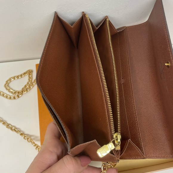⚡️⚡️💯AUTH Louis Vuitton Sarah wallet WOC ⚡️⚡️ - Picture 8 of 14